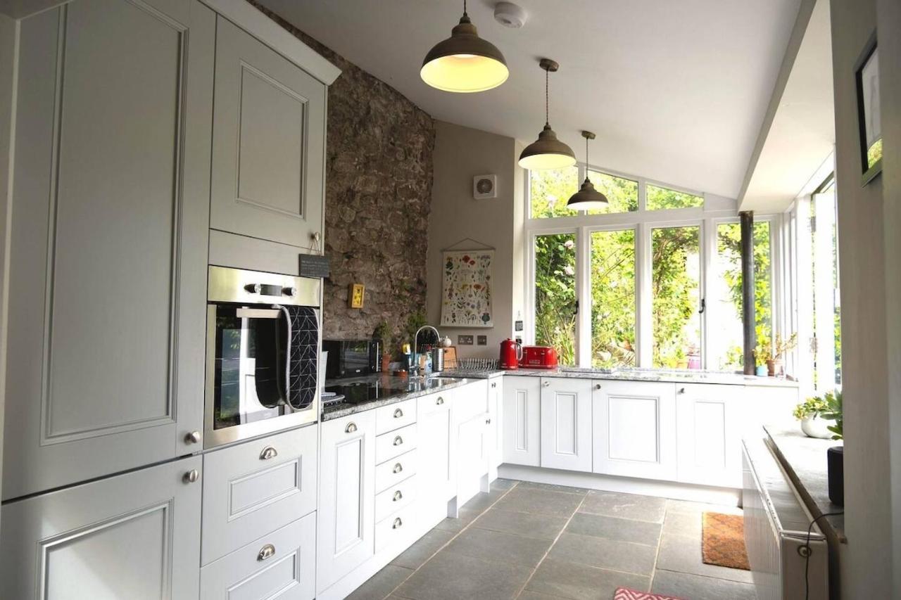 Lovely Property In The Heart Of Somerset, Sleeps 9 Shepton Mallet Ngoại thất bức ảnh